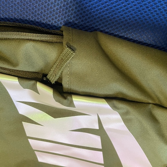 Army green Nike Back Pack with multiple compartments - Picture 5 of 9